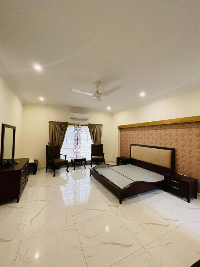 Ivy House Hotel Rawalpindi Bagian luar foto