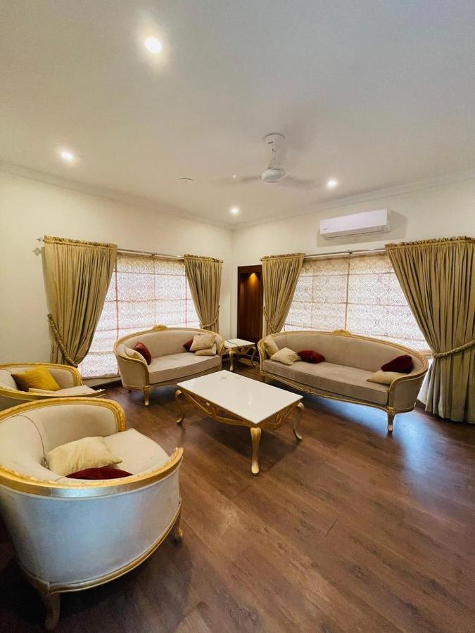 Ivy House Hotel Rawalpindi Bagian luar foto