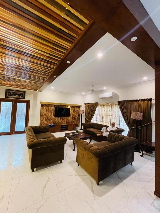 Ivy House Hotel Rawalpindi Bagian luar foto