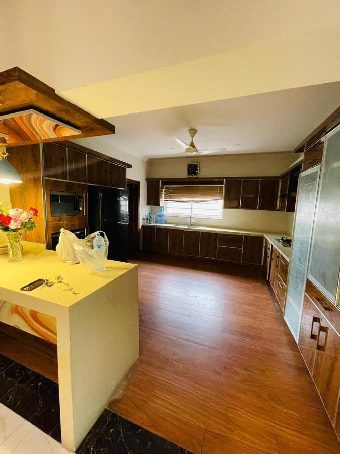 Ivy House Hotel Rawalpindi Bagian luar foto