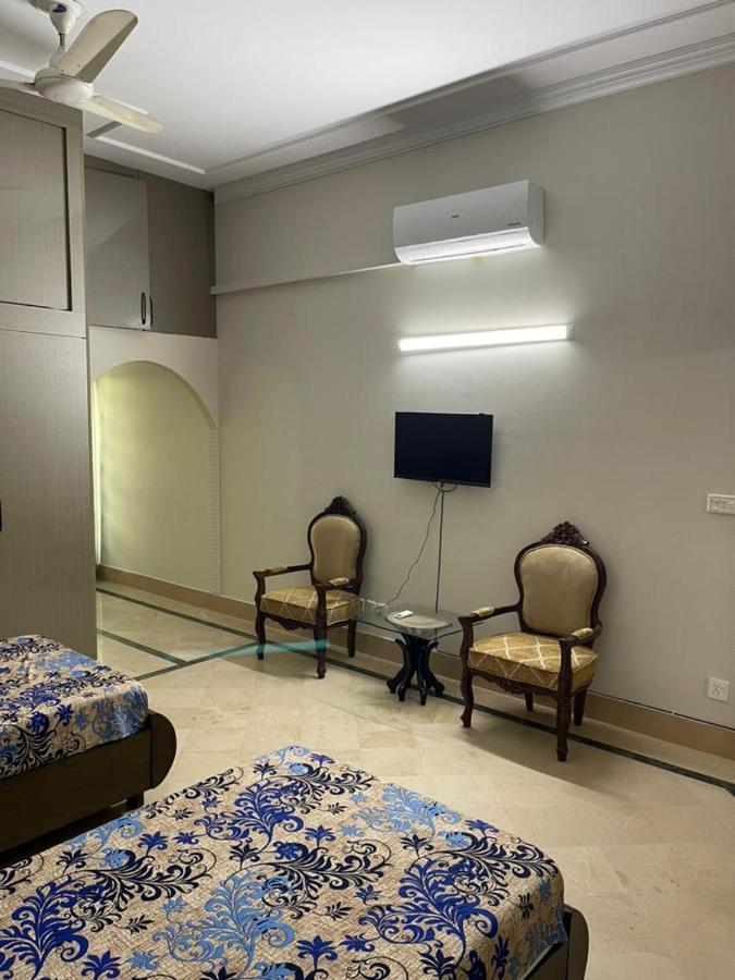 Ivy House Hotel Rawalpindi Bagian luar foto