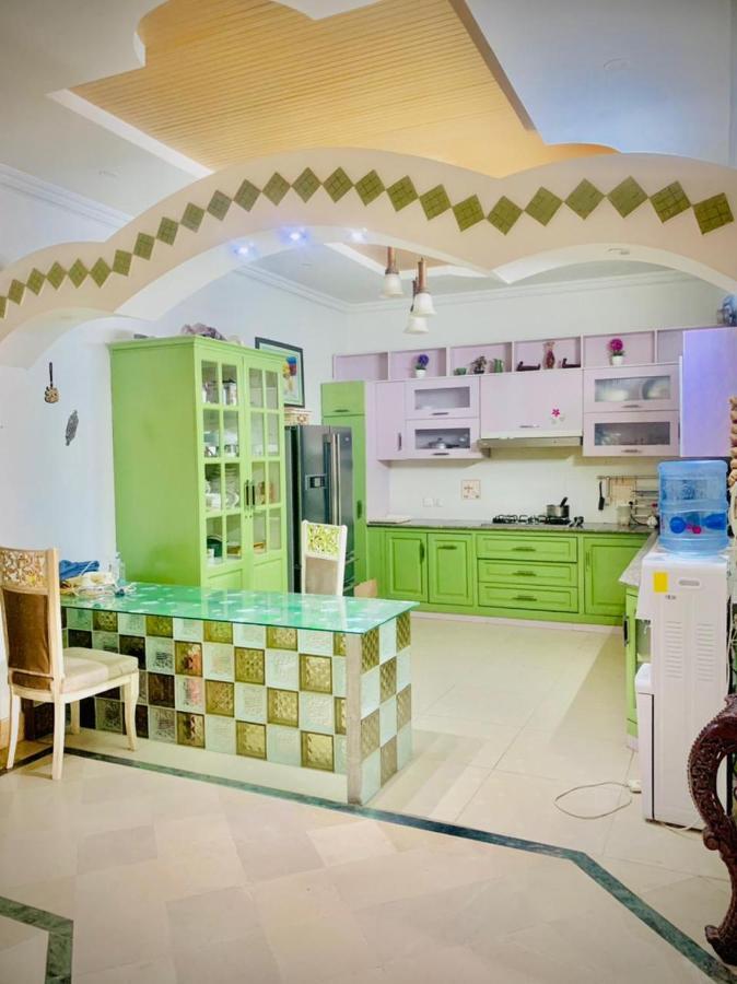 Ivy House Hotel Rawalpindi Bagian luar foto